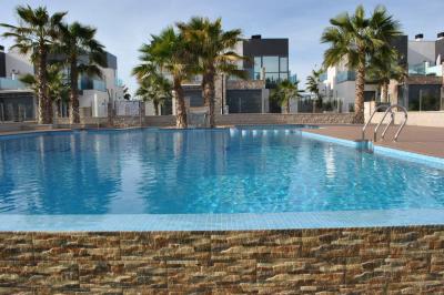 Top floor apartment in Oasis Hill Campoamor 1 Nº 016 in España Casas